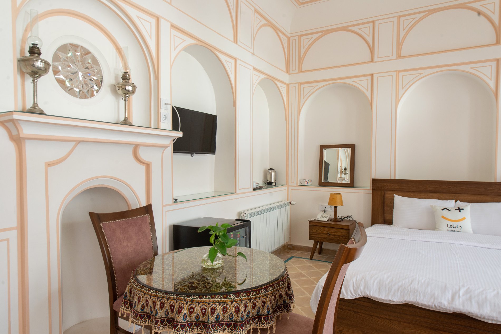 هزار و یک شب چهارباغ - واحد پنج دری