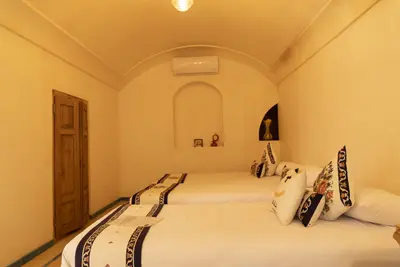 اقامتگاه سنتی کاشانه روشن - واحد 8