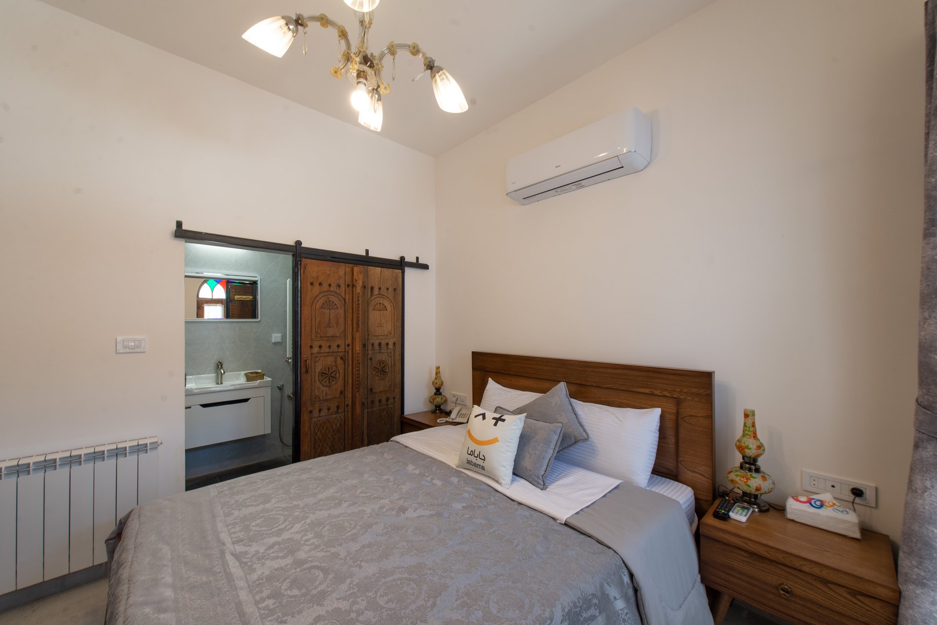 هزار و یک شب چهارباغ - واحد اسپادانا