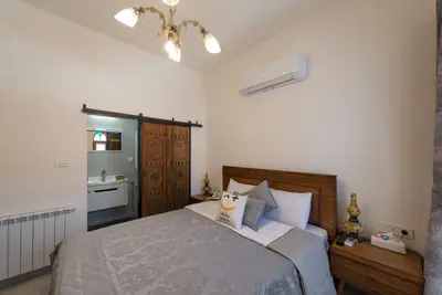 اقامتگاه سنتی هزار و یک شب چهارباغ - واحد اسپادانا