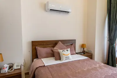 اقامتگاه سنتی هزار و یک شب چهارباغ - واحد شهریار