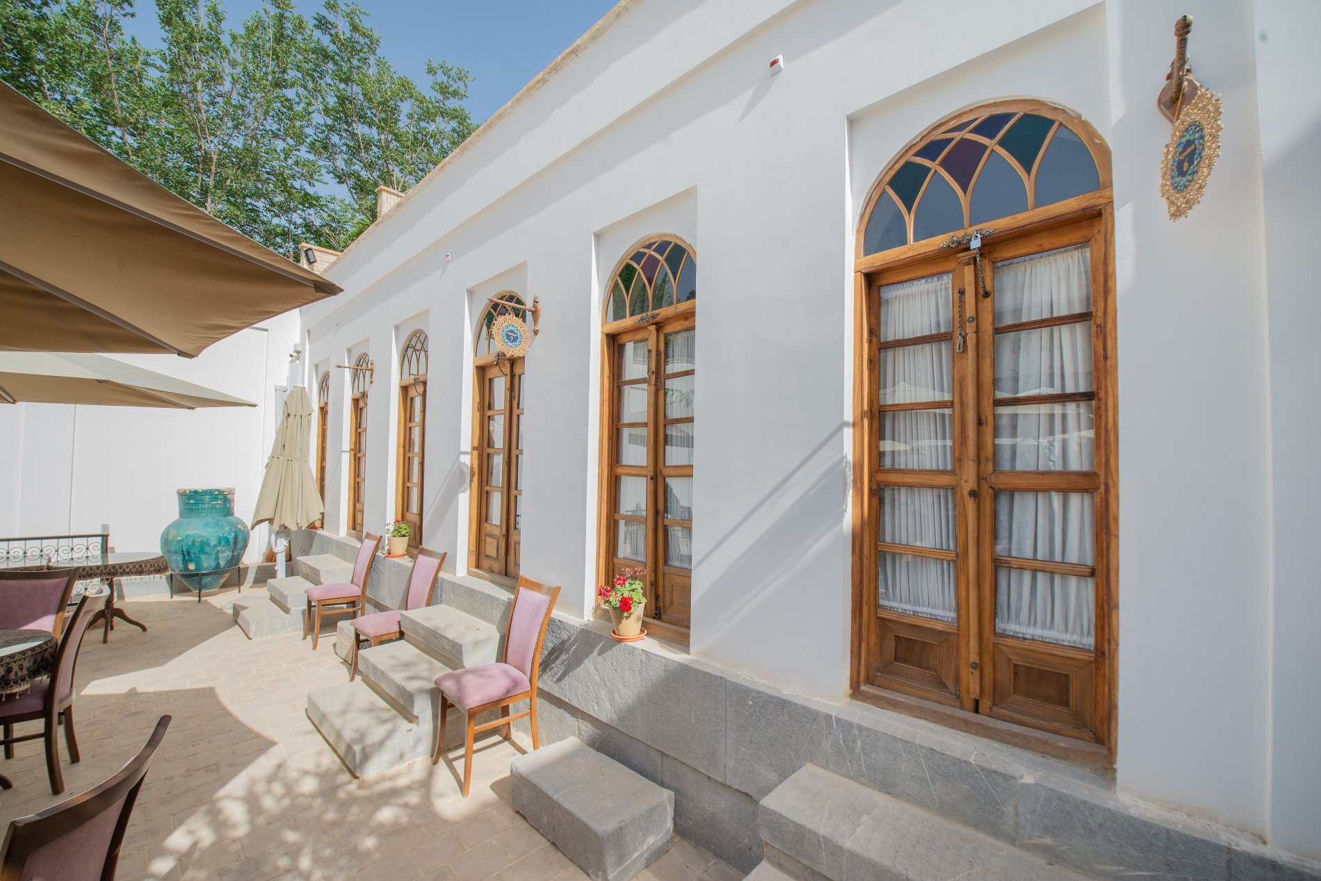 هزار و یک شب چهارباغ - واحد دنیازاد