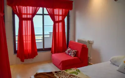 سوئیت دوخوابه پنج تخت ساحلی امیرسرا