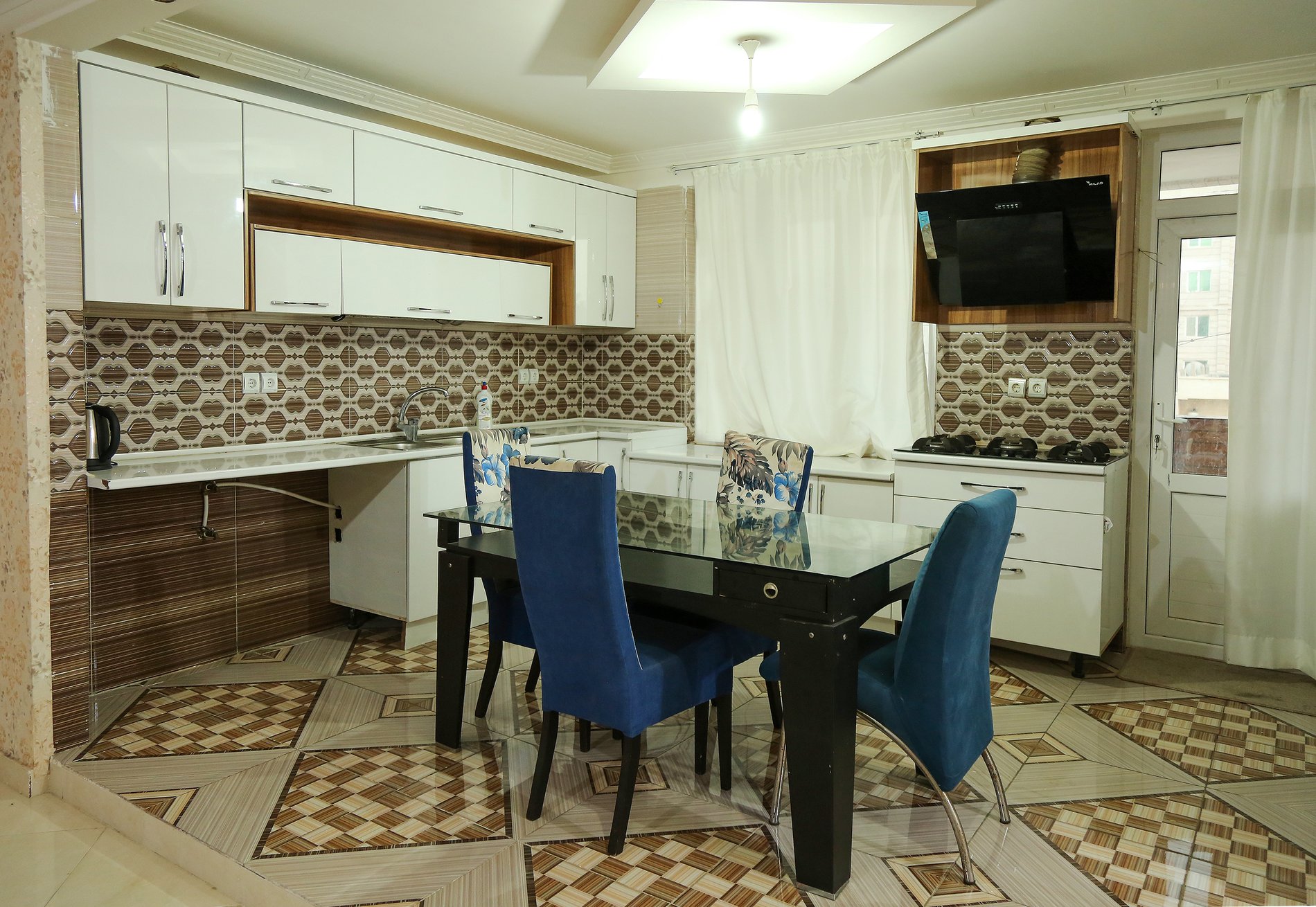 سه خوابه شبنم طبقه 2