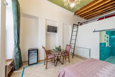 اقامتگاه سنتی هزار و یک شب چهارباغ - واحد شهریار