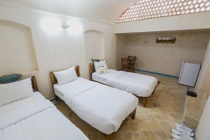 اقامتگاه سنتی میرزا تقی خان واحد پاچنگ