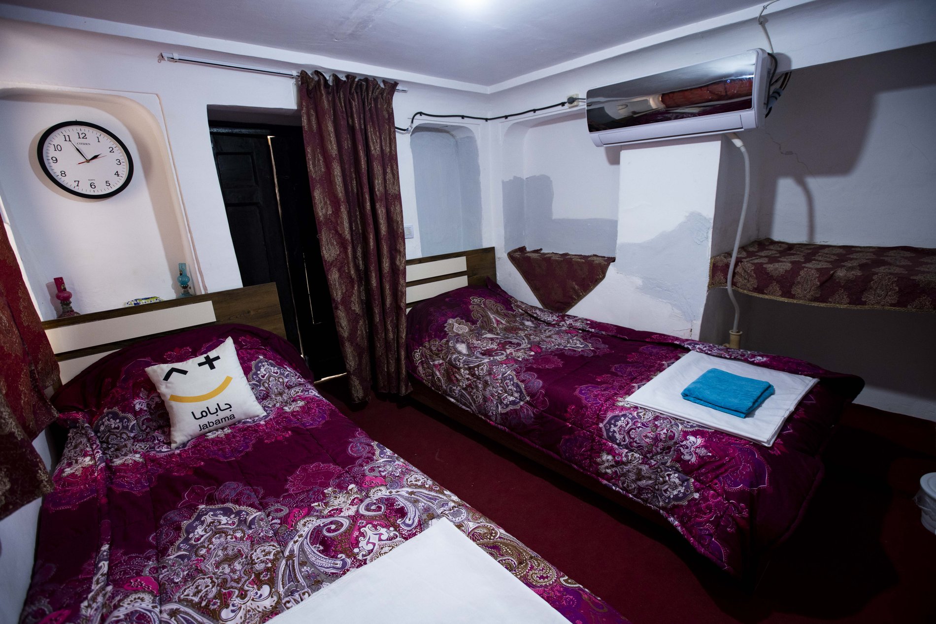 بومگردی عمارت قاجاریه - واحد سه دری همکف