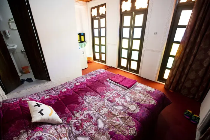 بوم گردی عمارت قاجاریه - واحد سه دری بالا