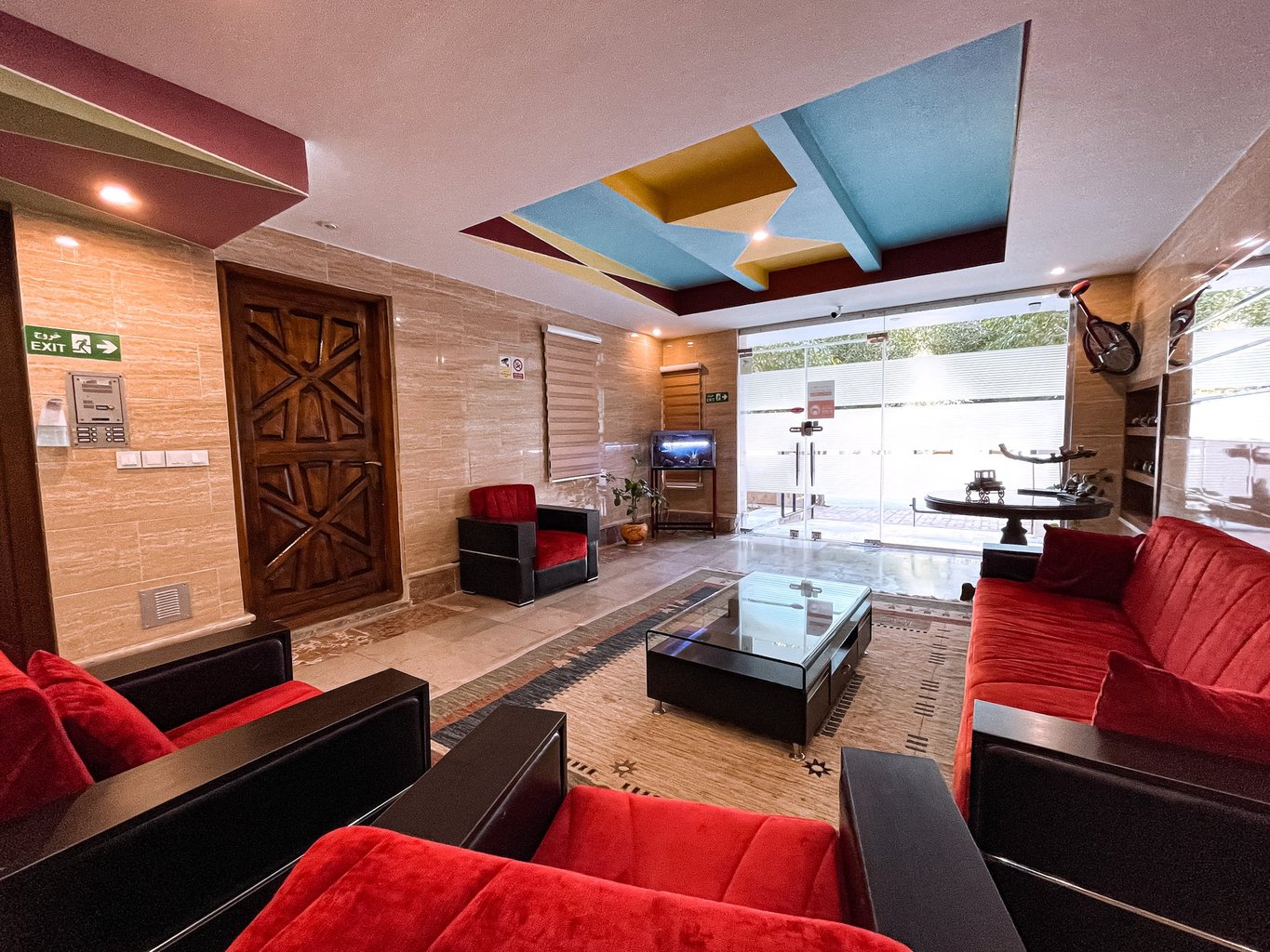 فلت شیرین - واحد آتن