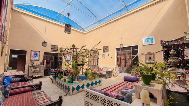 اقامتگاه سنتی خانه صفا یزد پنج تخته مستر102