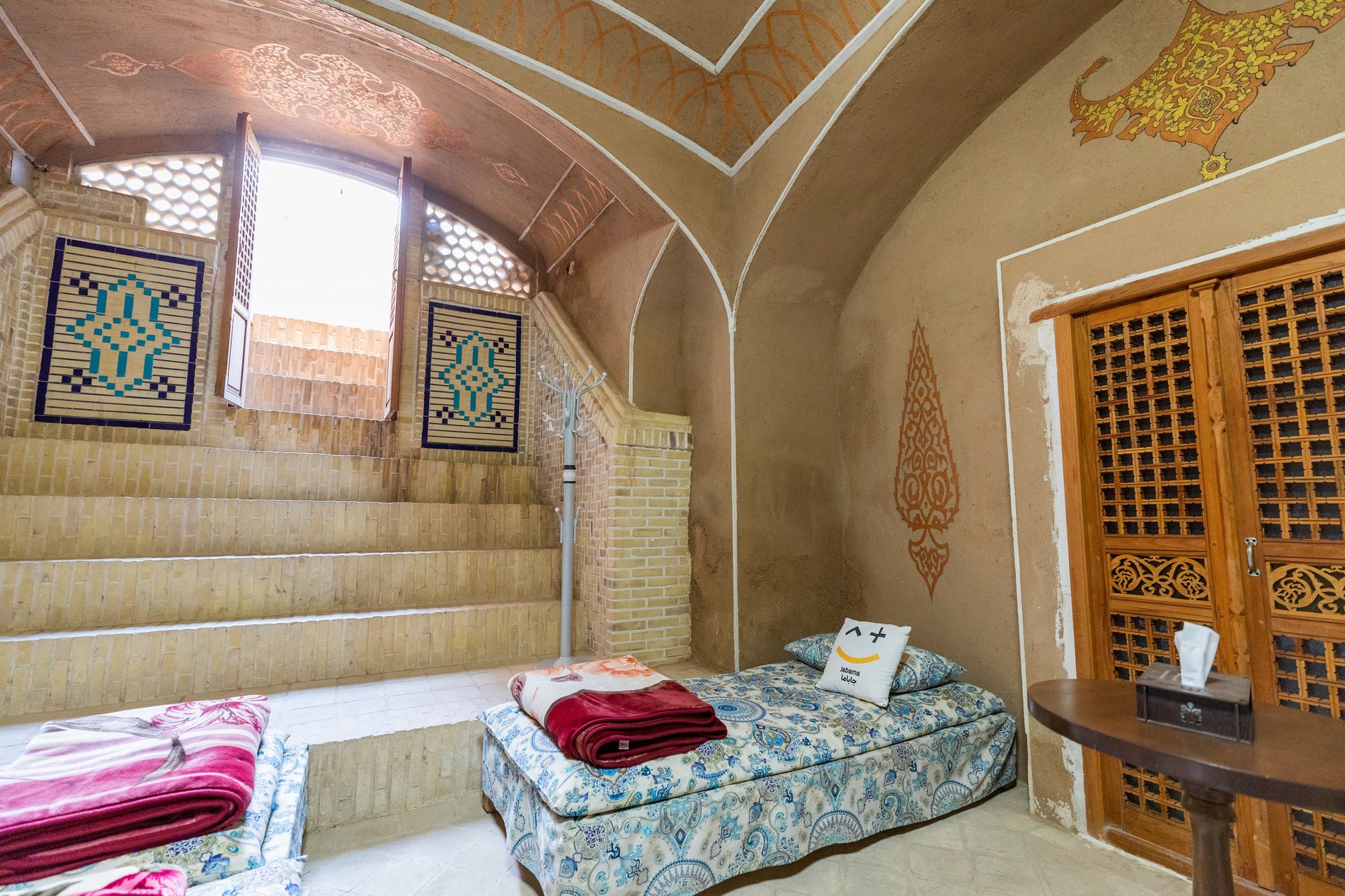 اقامتگاه سنتی امیرالسلطنه واحد حوضخانه 1