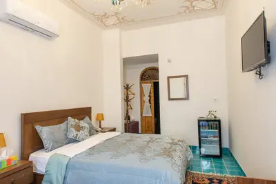 اقامتگاه سنتی هزار و یک شب چهارباغ - واحد بالاخانه