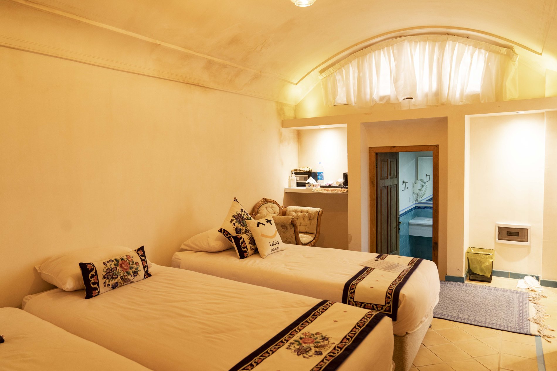 اقامتگاه سنتی کاشانه روشن - واحد 8