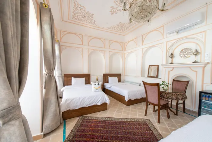 اقامتگاه سنتی هزار و یک شب چهارباغ - واحد پنج دری