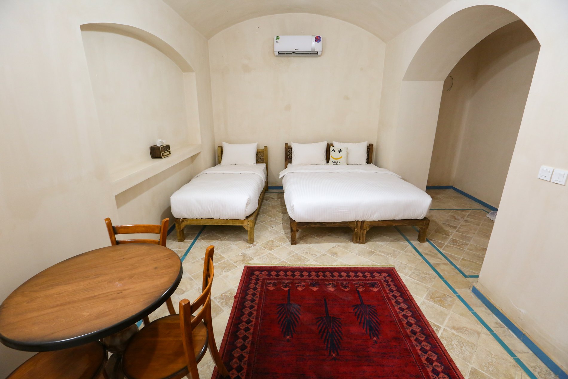 اقامتگاه سنتی میرزا تقی خان واحد آفتاب