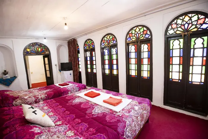 بوم گردی عمارت قاجاریه - واحد پنج دری