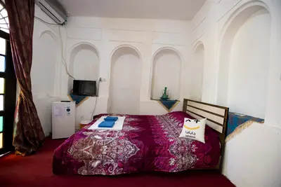 بومگردی عمارت قاجاریه - واحد سه دری بزرگ