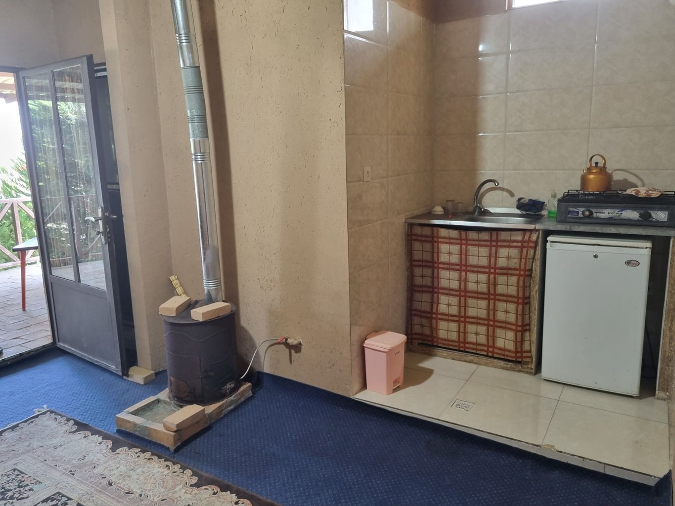 بوم گردی یک خوابه آریا مهر برفی - بخاری هیزم و گازی سنتی