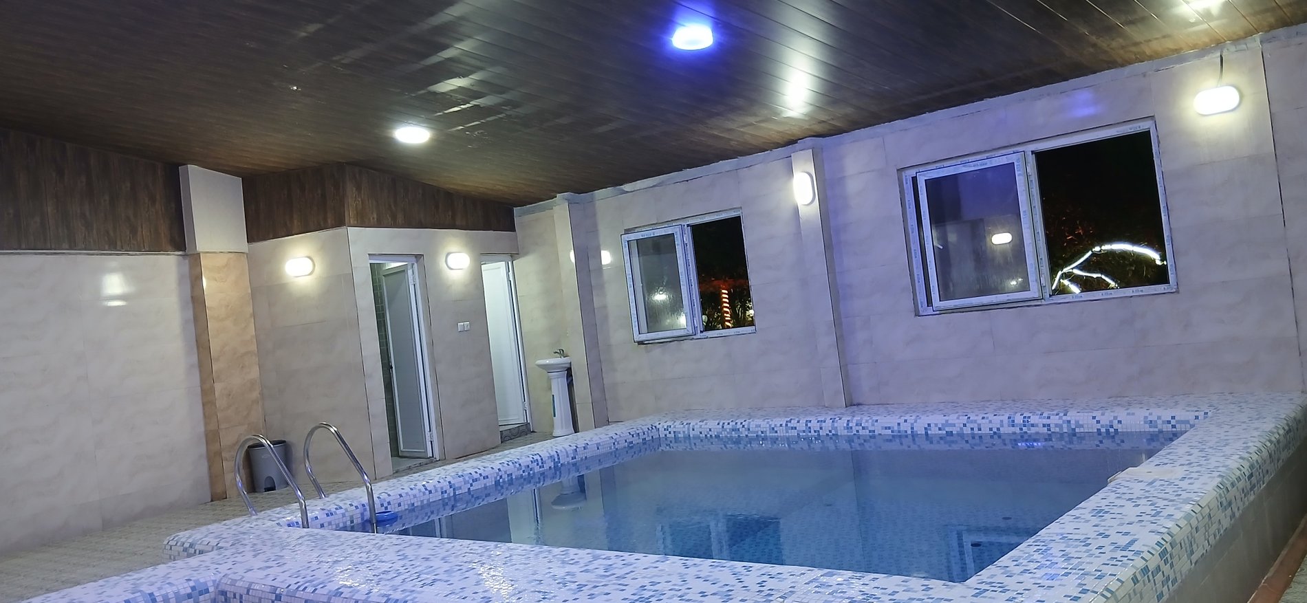 ویلا چهارخوابه استخردار آبگرم شاهان