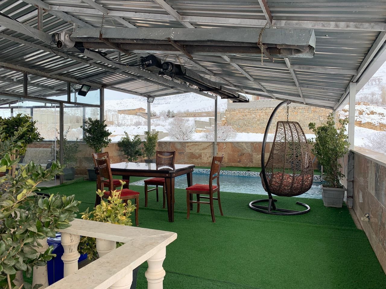 ویلا هفت خوابه استخردار آبگرم عمارت پارسیان