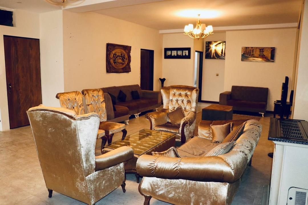 ویلا هفت خوابه استخردار آبگرم عمارت پارسیان