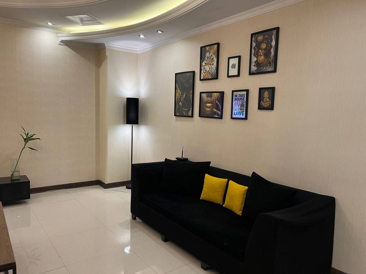 آپارتمان دوخوابه الهیه واحد ۱ فرشته