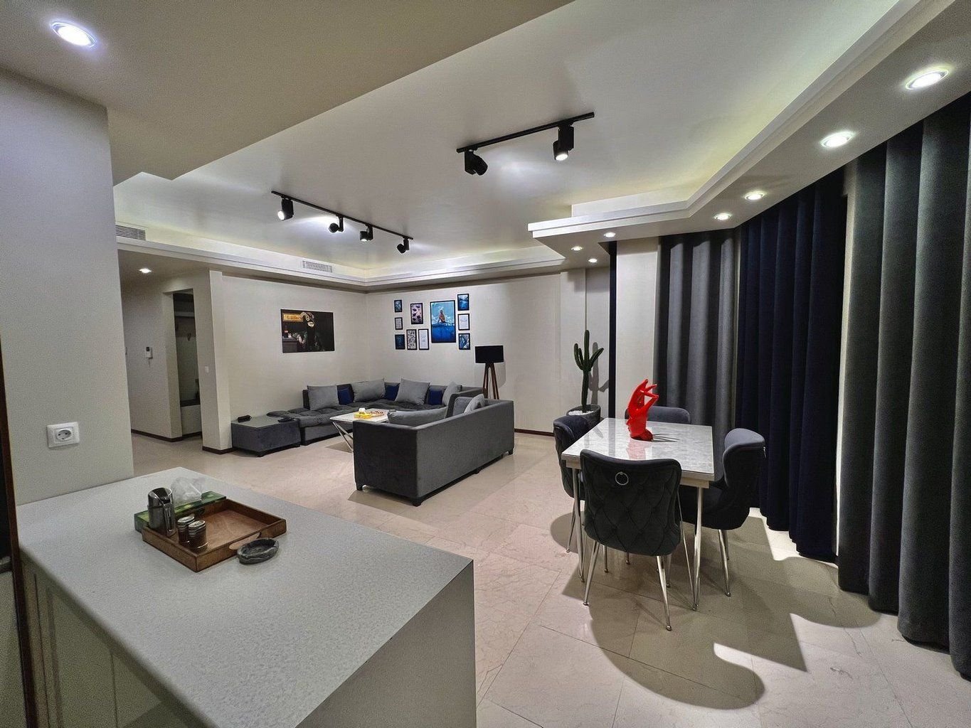 آپارتمان دوخوابه الهیه واحد 3 فرشته