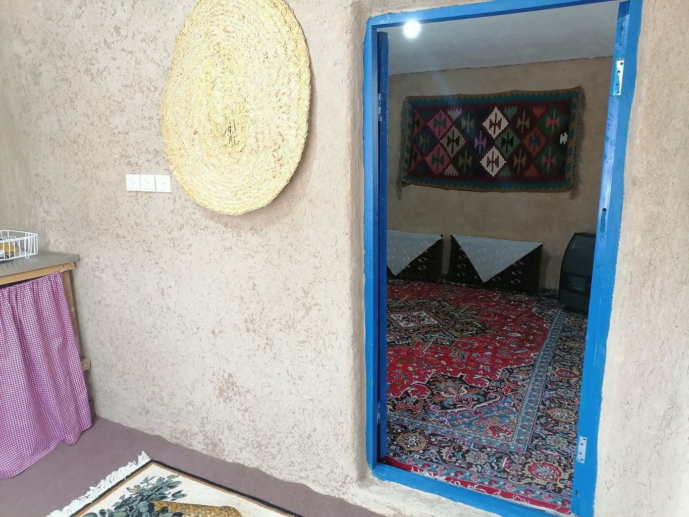 بوم گردی مشتی حسن - واحد طلعت 4