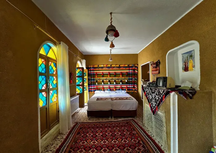 بوم گردی خونه ایوونی - واحد سه دری