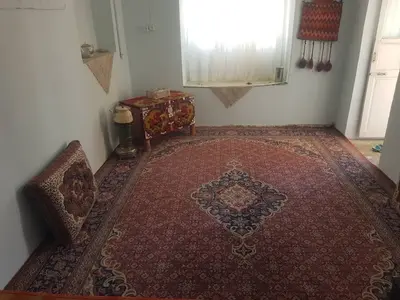 بومگردی خونه ایوونی - واحد قالی