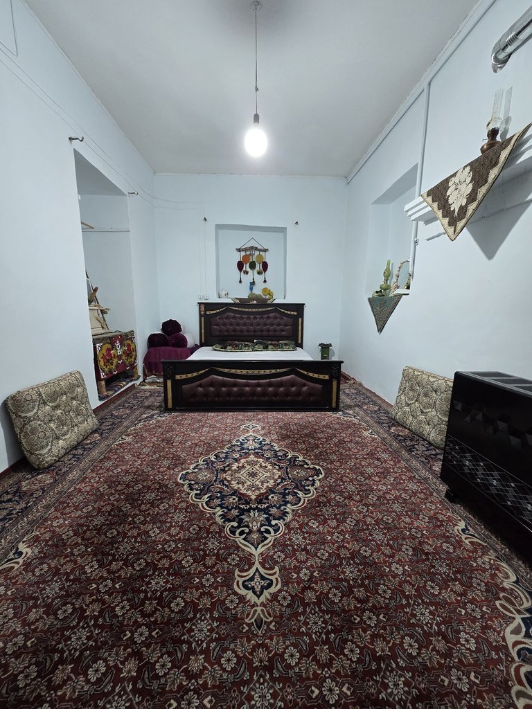 بومگردی خونه ایوونی - واحد قالی