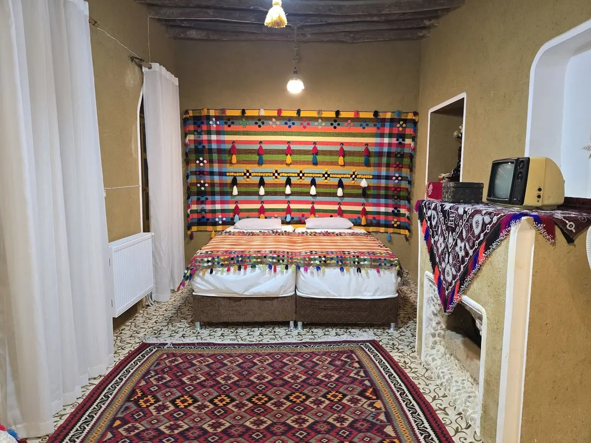 بوم گردی خونه ایوونی - واحد سه دری