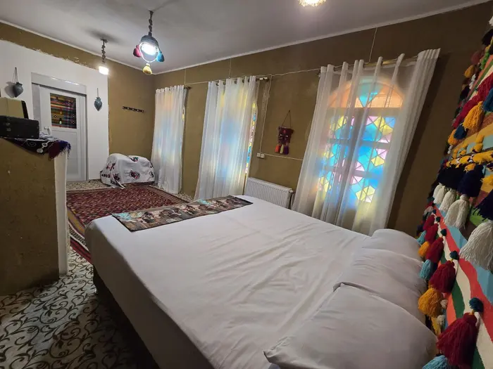 بوم گردی خونه ایوونی - واحد سه دری