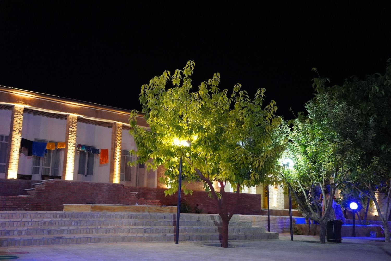 بومگردی خونه ایوونی - واحد قالی