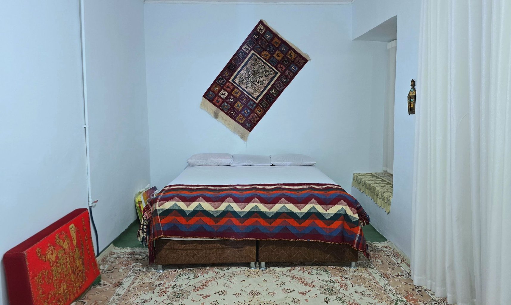 بوم گردی خونه ایوونی - واحد آوان