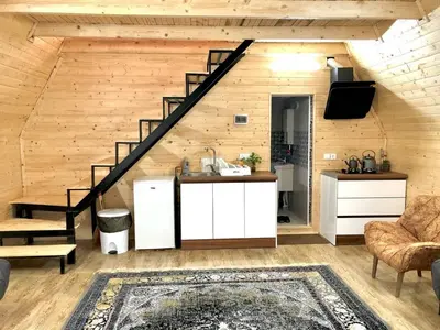 کلبه یک خوابه جنگلی سوئیسی دریاچه