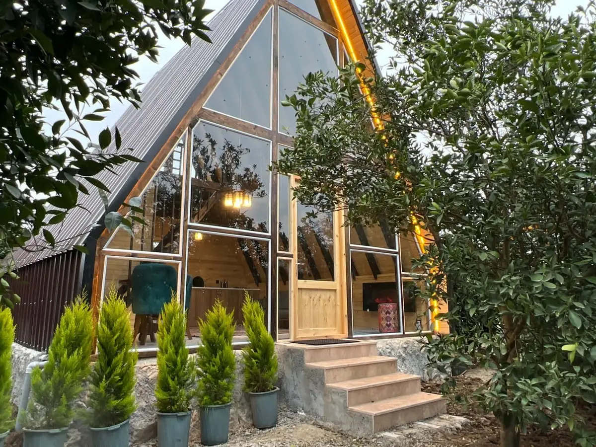 کلبه یک خوابه جنگلی تیامو ماه عسل