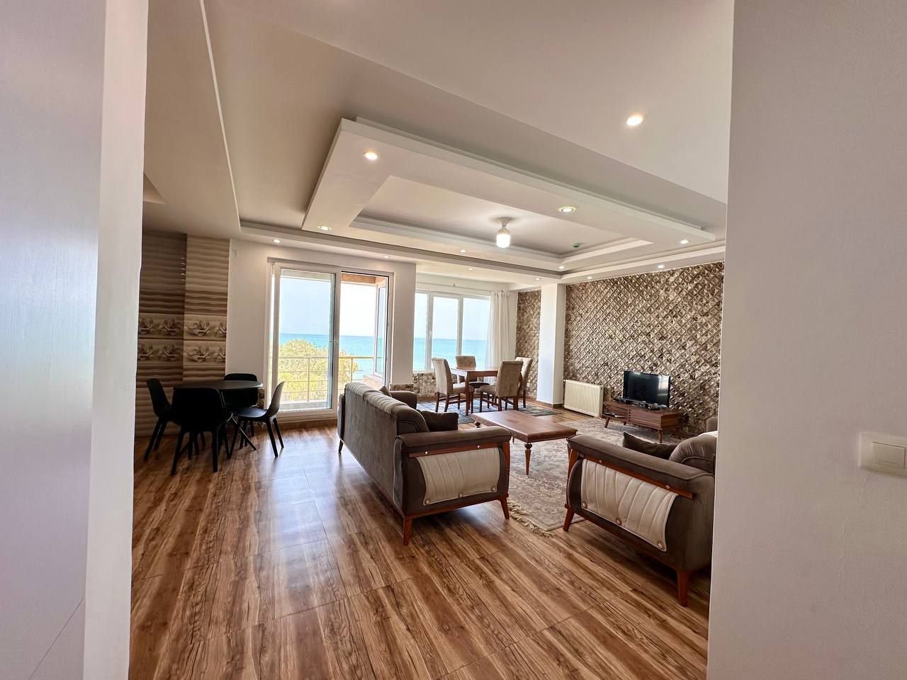 آپارتمان دوخوابه لاولی روم دریا واحد 501