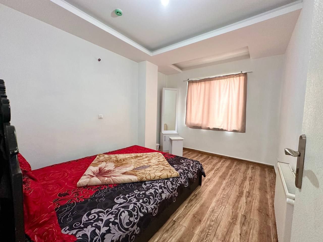 دوخوابه لاولی روم دریا واحد ۴۰۲