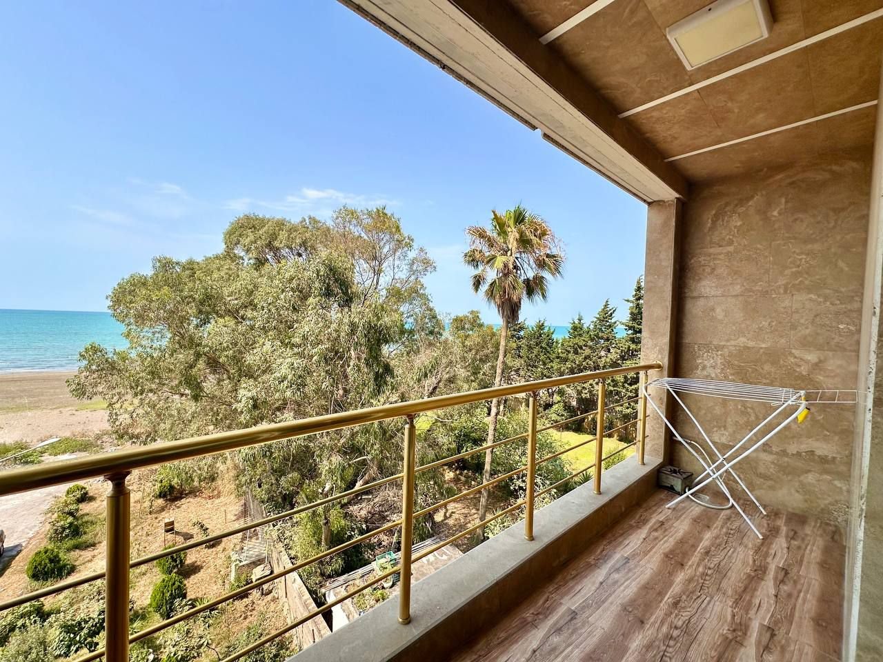 دوخوابه لاولی روم دریا واحد ۴۰۱