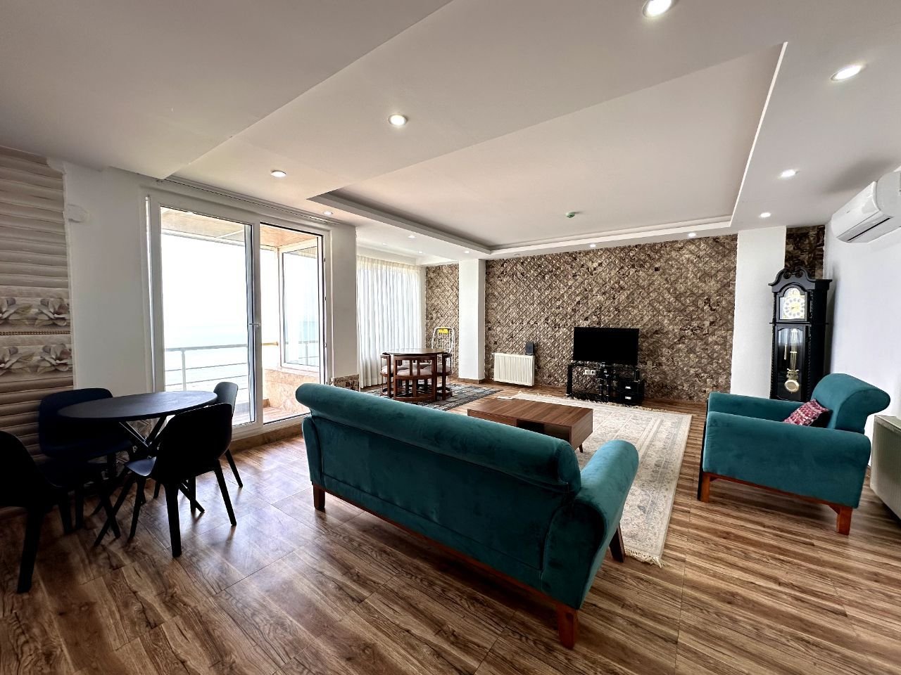 دوخوابه لاولی روم دریا واحد 702