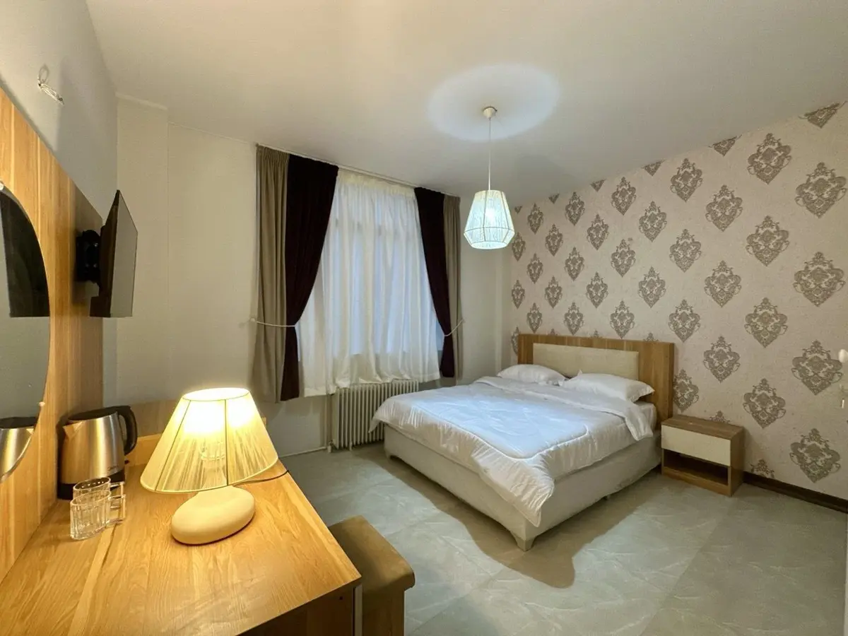 سوئیت فلت لاولی روم دوتخته فردوسی 203