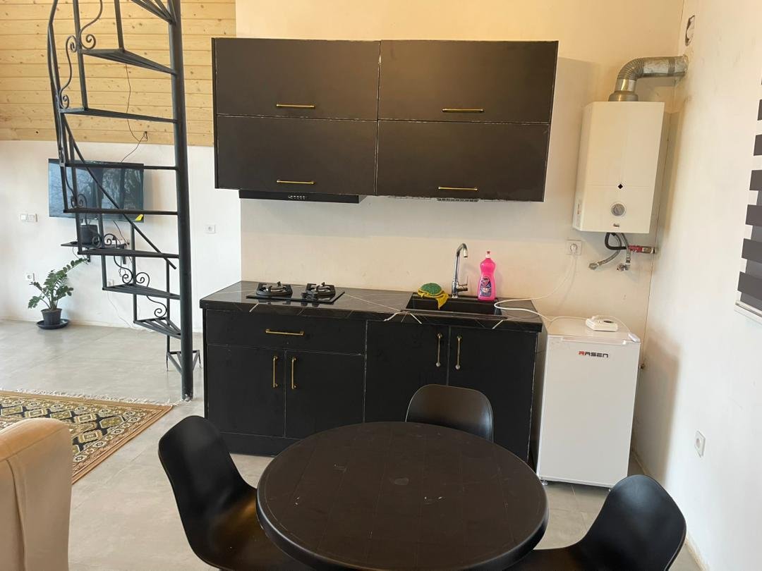 کلبه یک خوابه سوئیسی لاولی روم متل قو 1