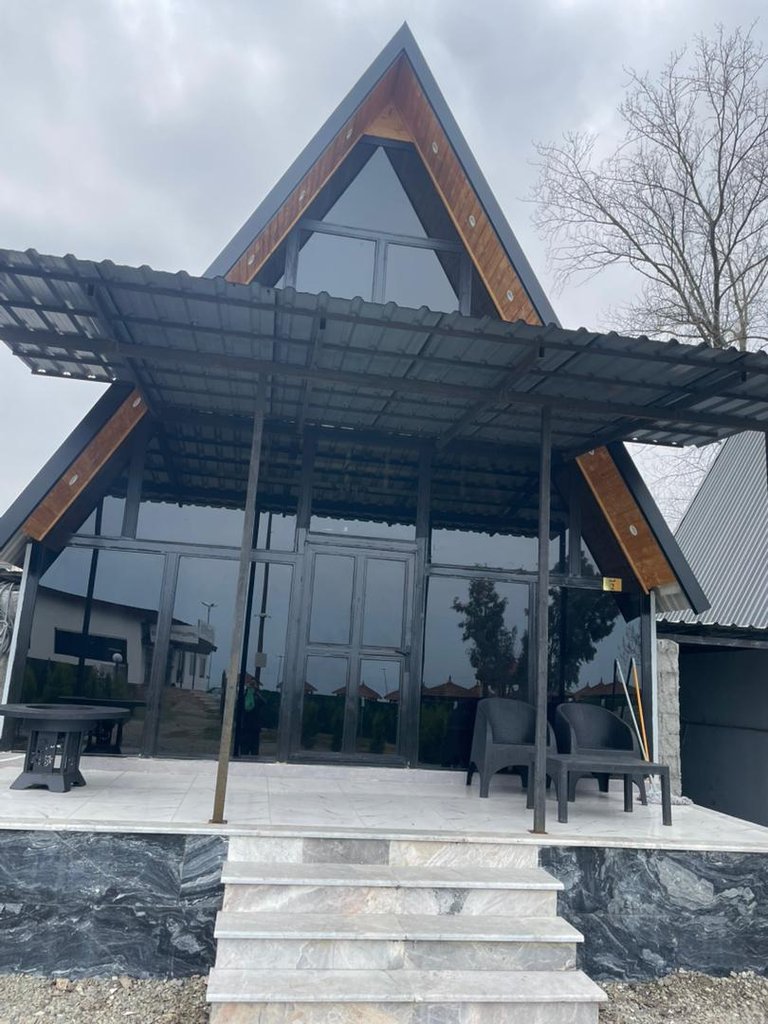 کلبه یک خوابه سوئیسی لاولی روم متل قو 1