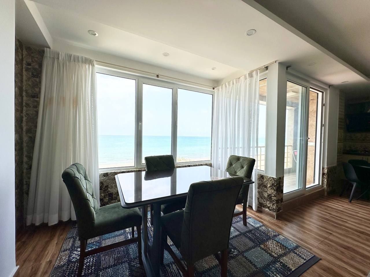 دوخوابه لاولی روم دریا واحد ۶۰۲