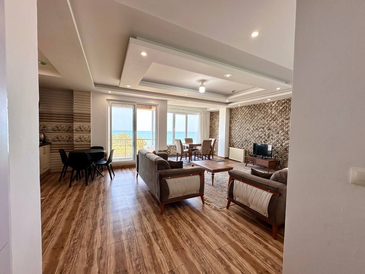 آپارتمان دوخوابه لاولی روم دریا واحد 501