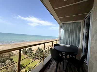 آپارتمان دوخوابه لاولی روم دریا واحد 702