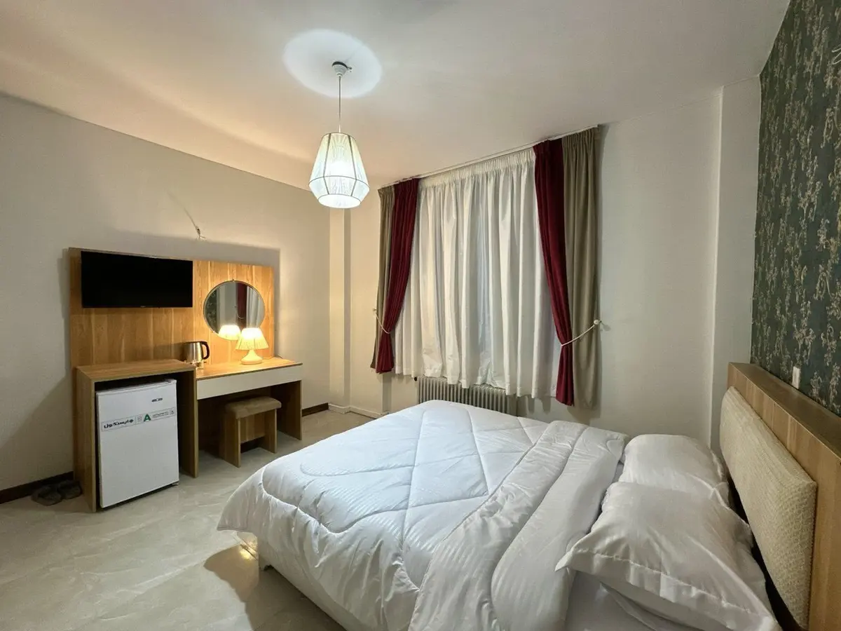 سوئیت فلت لاولی روم دوتخته فردوسی 301