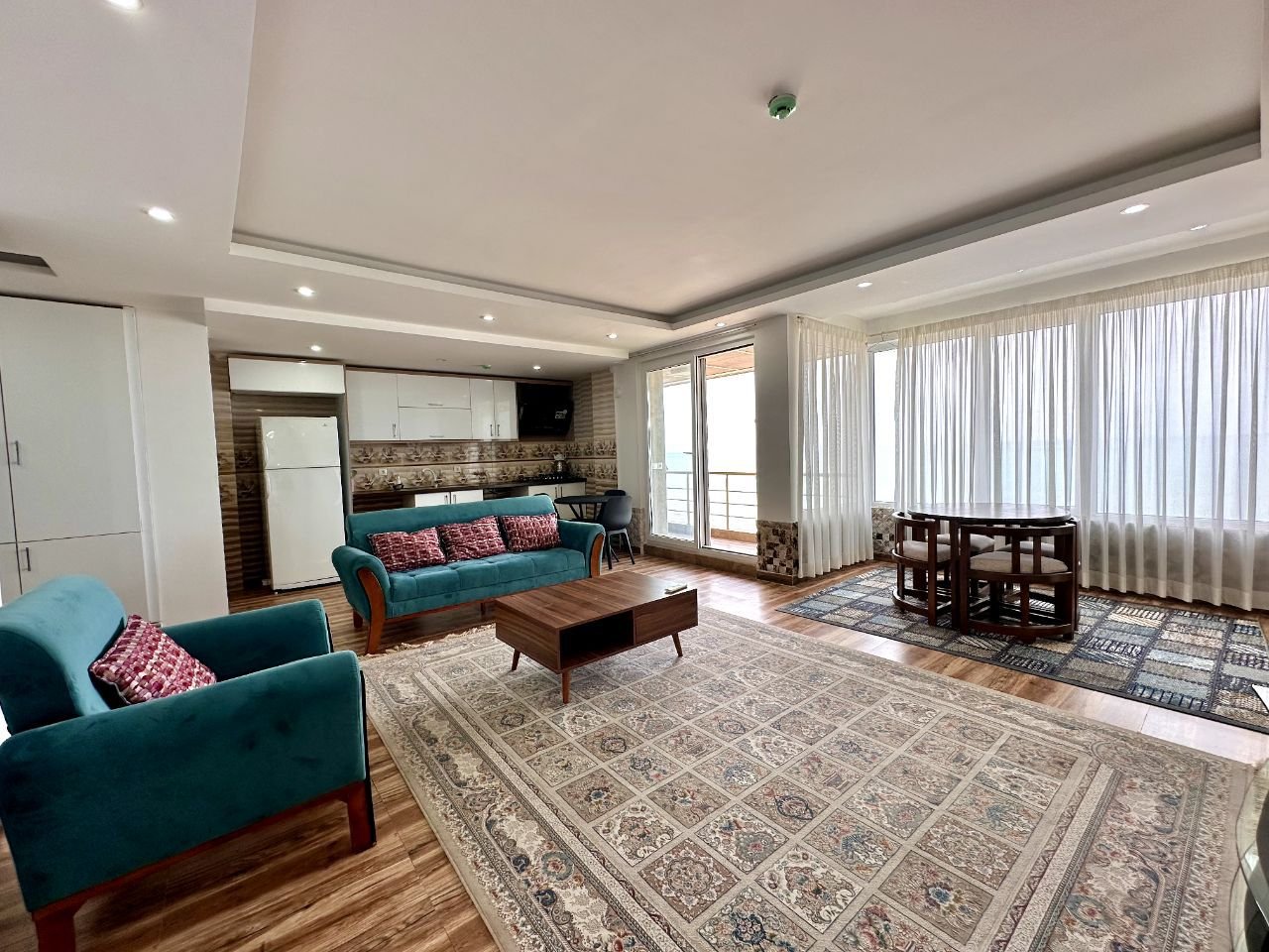 دوخوابه لاولی روم دریا واحد 702