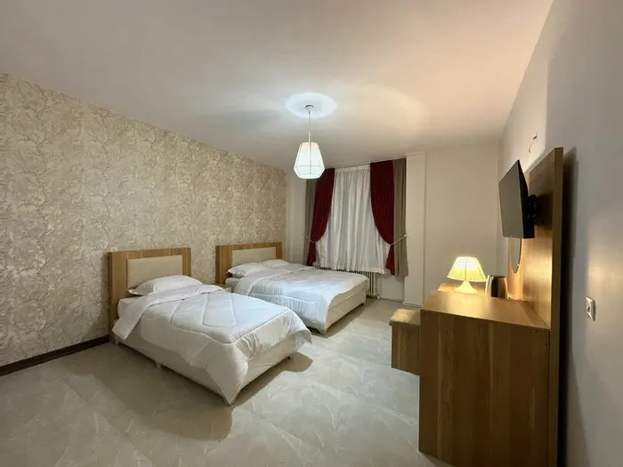 سوئیت فلت لاولی روم دوتخته فردوسی 303